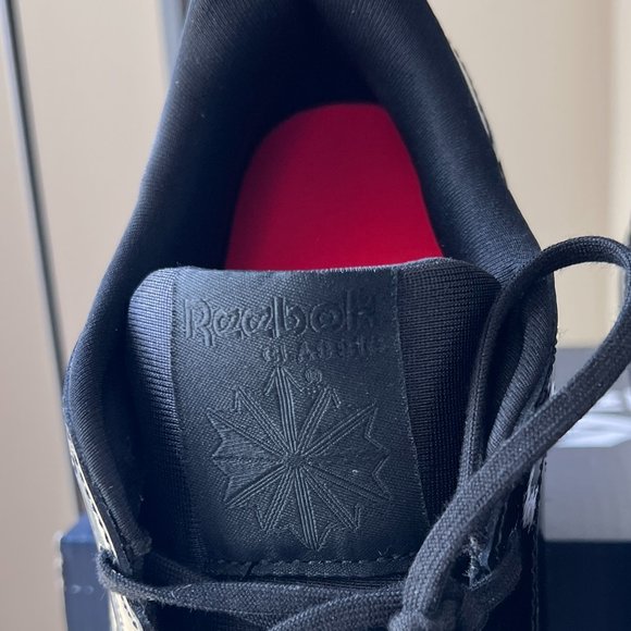 Nearly New (Only Worn Twice) Reebok It's A Man's World Women's Running Sneakers - Picture 8 of 16